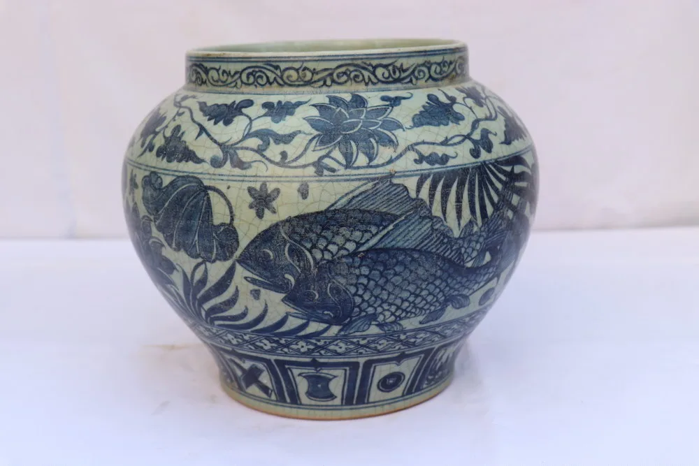Antique Chinese Blue and White Porcelain Ming Dynasty Fish Pot, view 2
