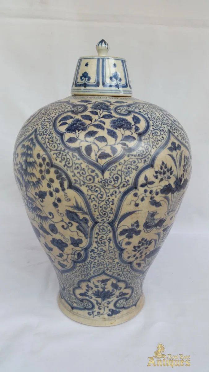 Antique Chinese Blue and White Porcelain Ming Vase With Cover, view 2