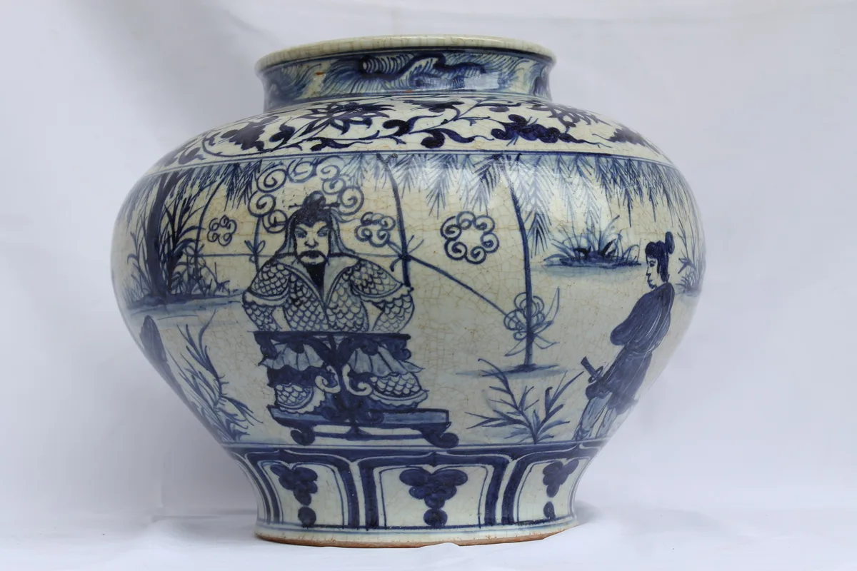 Antique Chinese Porcelain Blue and White Ming Vase, view 2