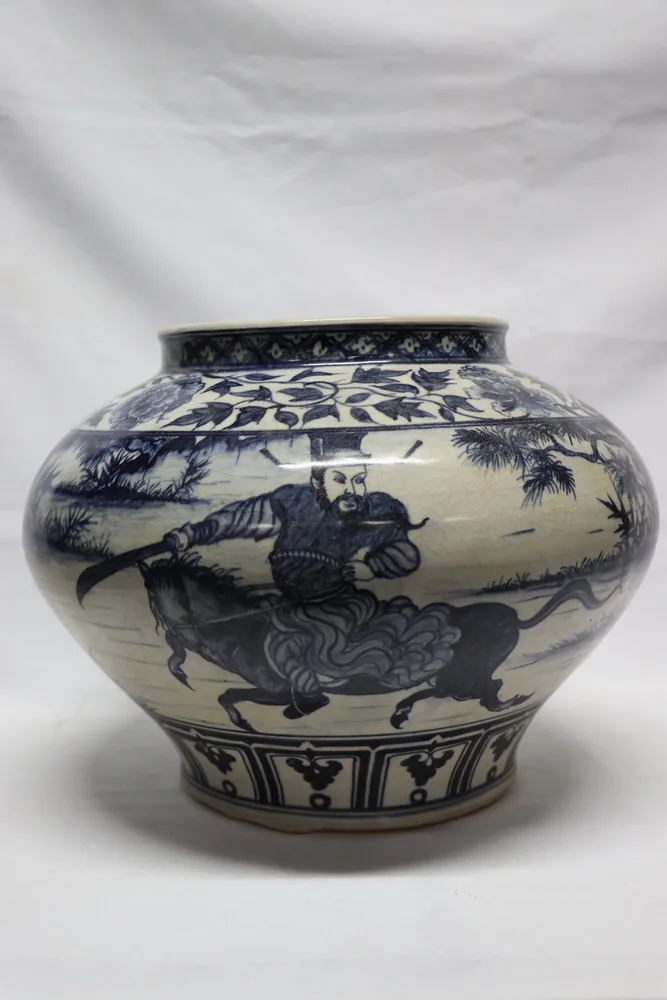 Antique Chinese Yuan Dynasty Blue and White Porcelain Jar - Warriors with Sword and Spear