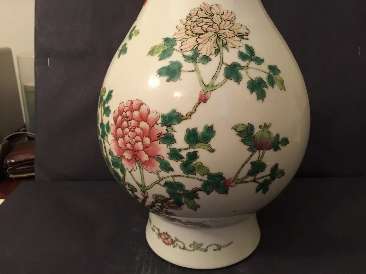 Beautiful and Rare Porcelain Vase of Brief Transitional Period, view 2