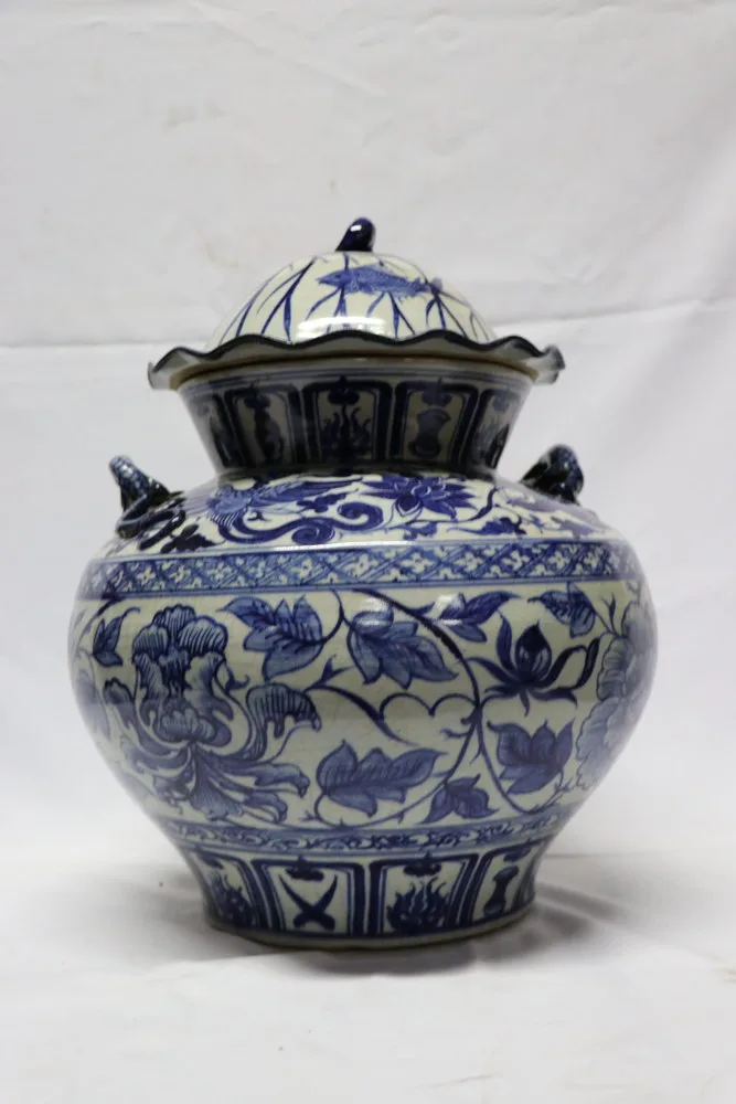 Blue and White Antique Chinese Porcelain Vase Ming Dynasty Lizard Handles, view 2