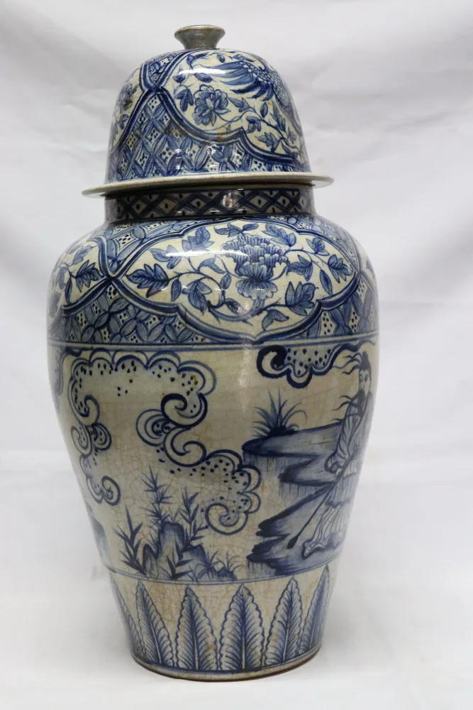 Early Ming Blue and White Antique Porcelain Jar with Cover, view 3