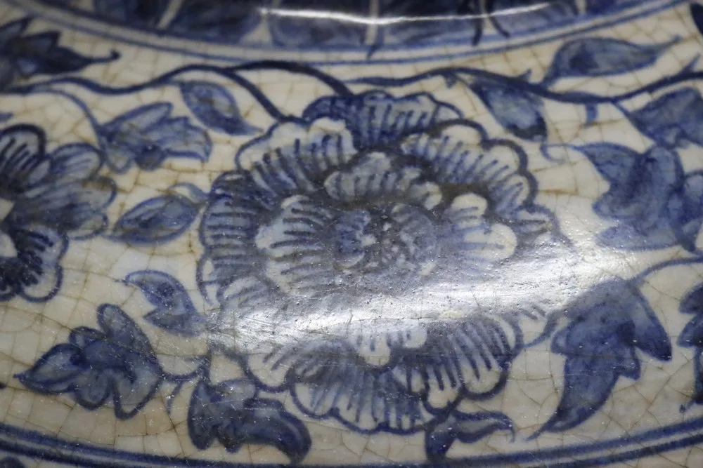 Late Ming - Early Qing imitate Yuan Blue and White Porcelain Vase - Folk Kiln with Shell Mark, view 2