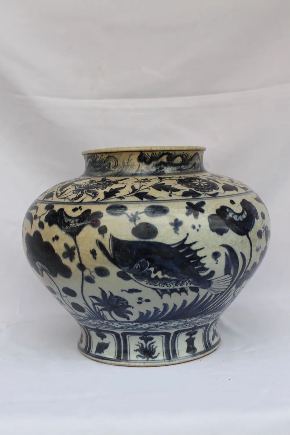 Ming Dynasty Vase Chinese Antiques Blue and White Porcelain