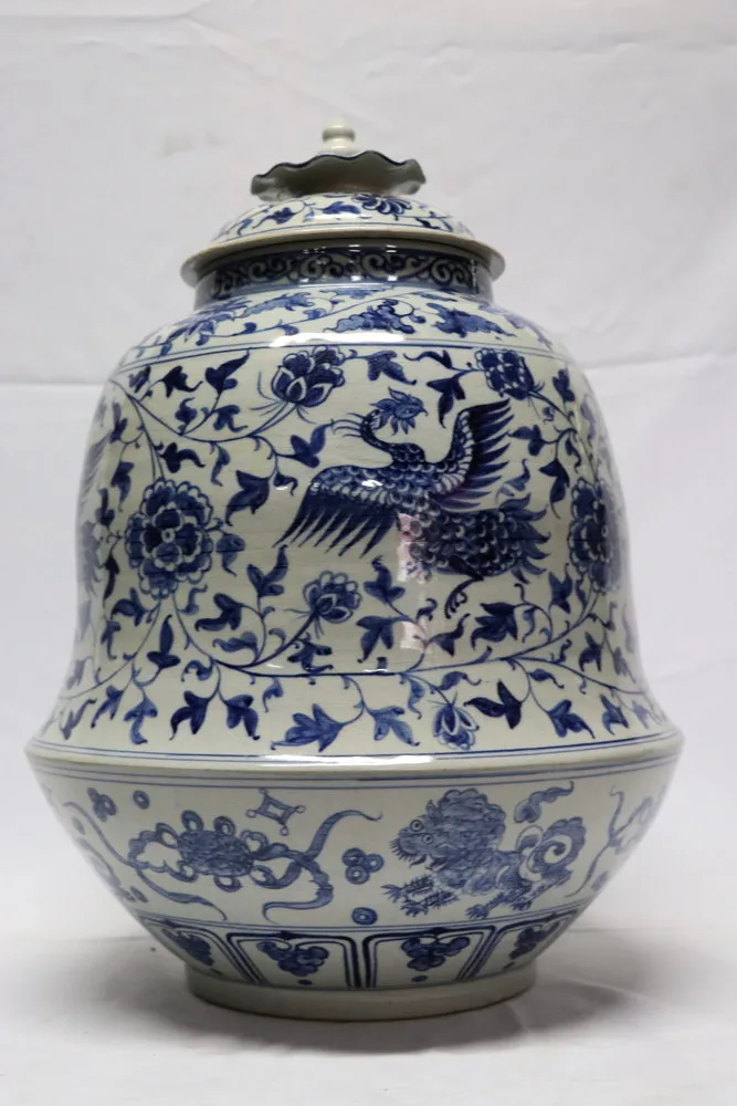 Rare Antique Chinese Blue and White Porcelain Vase Early Ming Dynasty, view 2