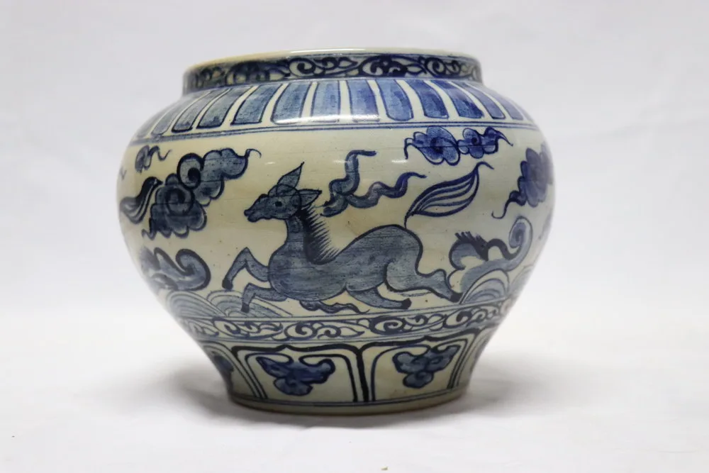 Rare Blue and White Ming Dynasty Pot with Mark of Emperor Hongwu, view 2