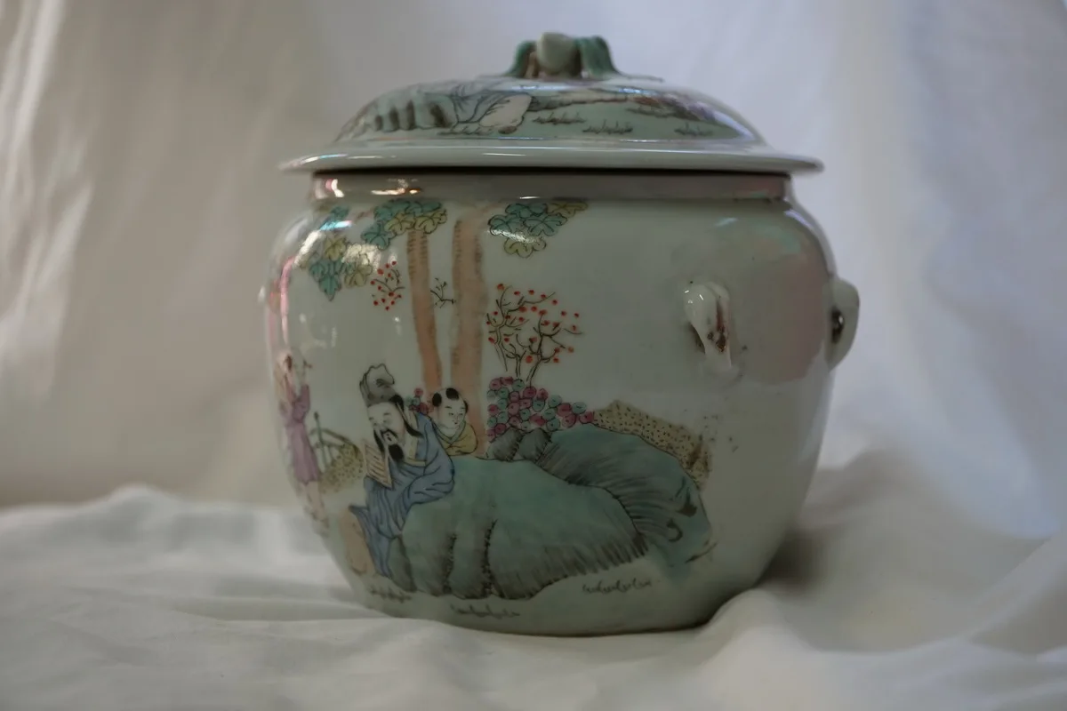 Qing dynasty porcelain