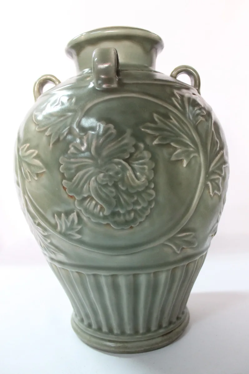 Antique chinese porcelain vase Song- Yuan Dynasty Celadon Glaze, view 3